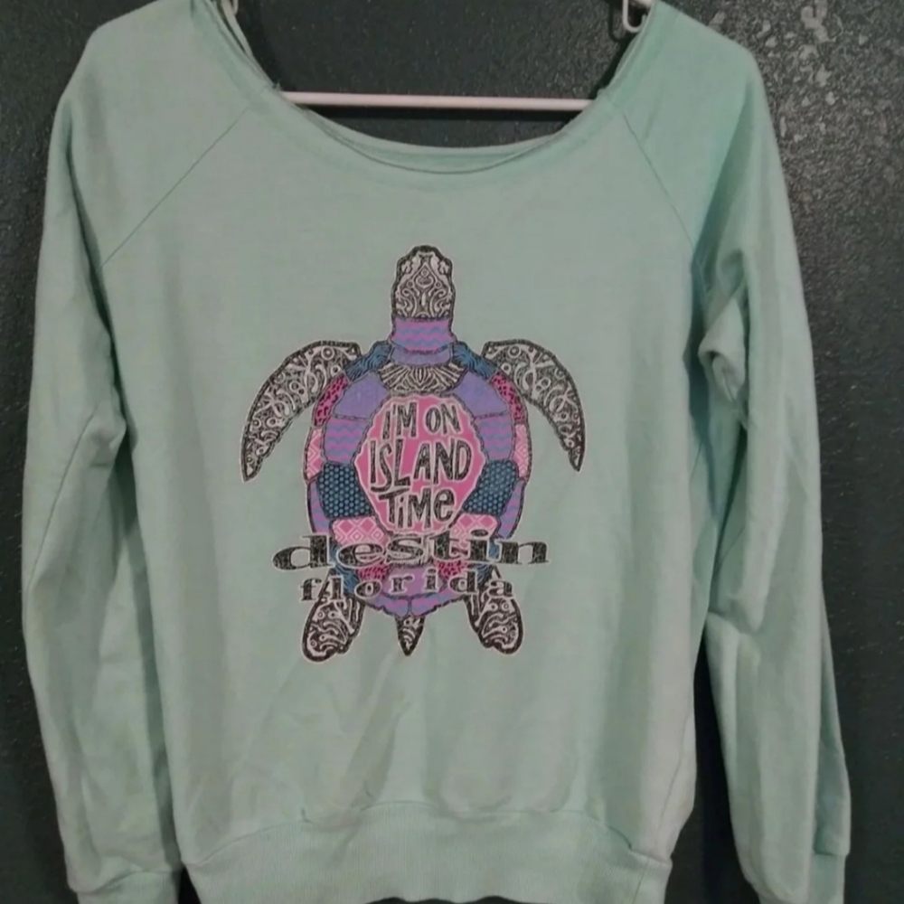 Miami style light green medium sweater